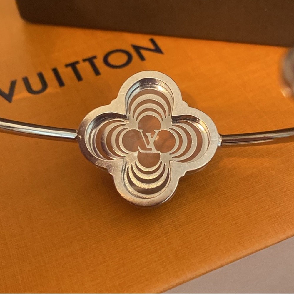 Louis Vuitton • LV “Idylle Blossom” Flower Silver Tone Slim Cuff Bracelet w/Box - Picture 9 of 14